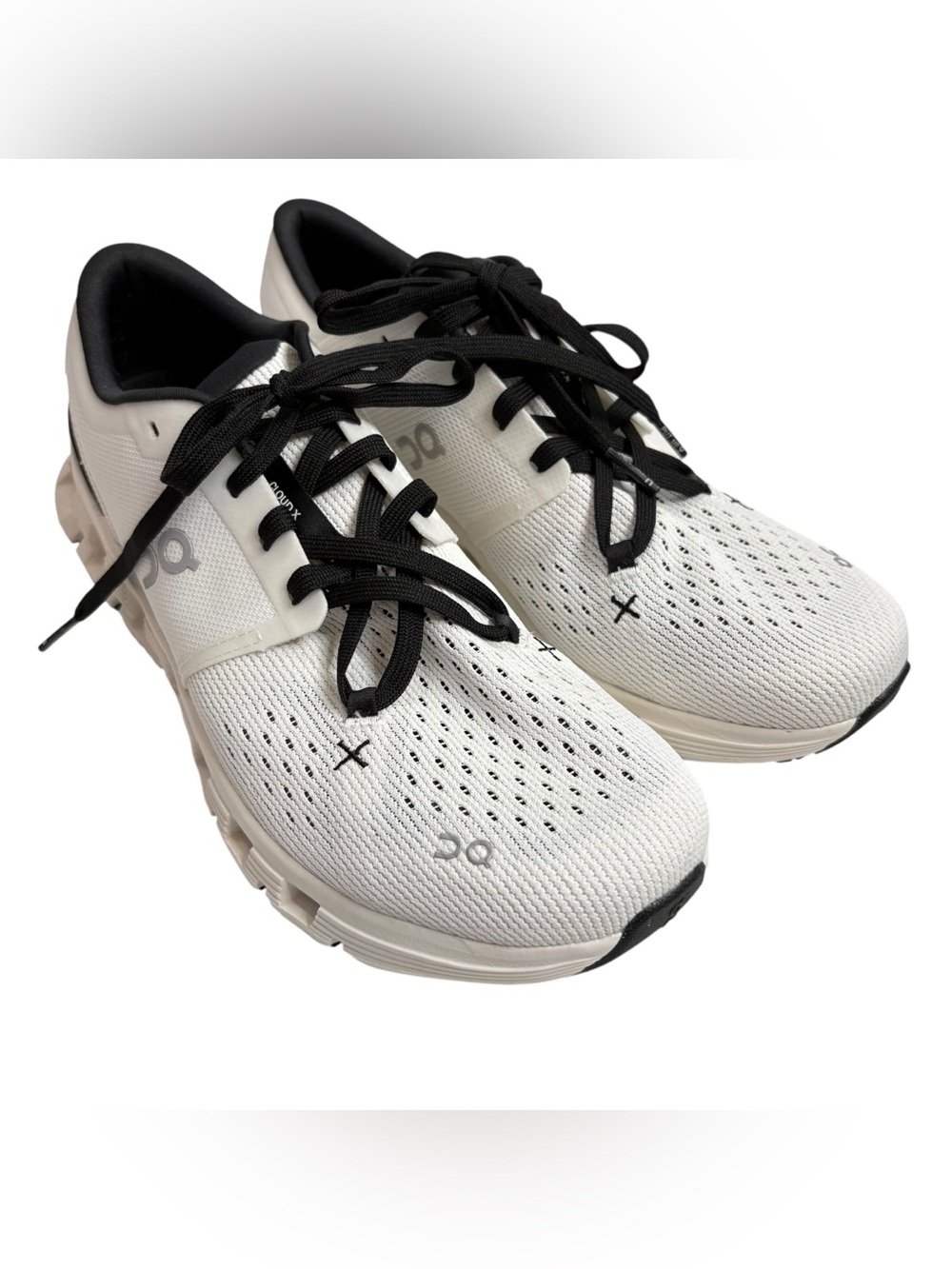 On Running Cloudfoam Running Shoes in White and Black NWOT $160